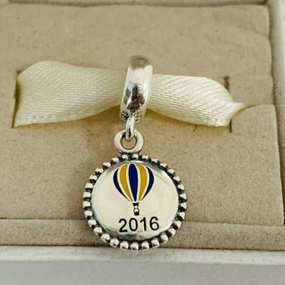 🧜🏾♀️🎀Pandora 2016 World Hot Air Balloon Exclusive Dangle Charm S925 - Picture 1 of 5